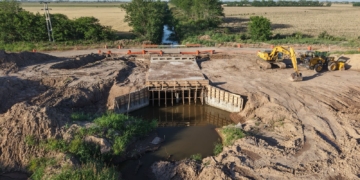 Avanza el reacondicionamiento del Canal Irigoyen y mejora el drenaje en Díaz, Monje, Barrancas, Casalegno e Irigoyen