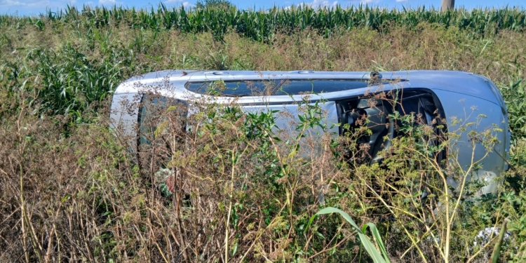 Una familia volcó en la región: viajaban para pasar navidad en Santiago del Estero