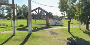 Un nene resultó herido tras caerle un portón en el natatorio de Luis Palacios