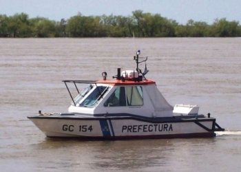 Crimen en las islas frente a Puerto Gaboto: un joven es buscado tras asesinar a su padre