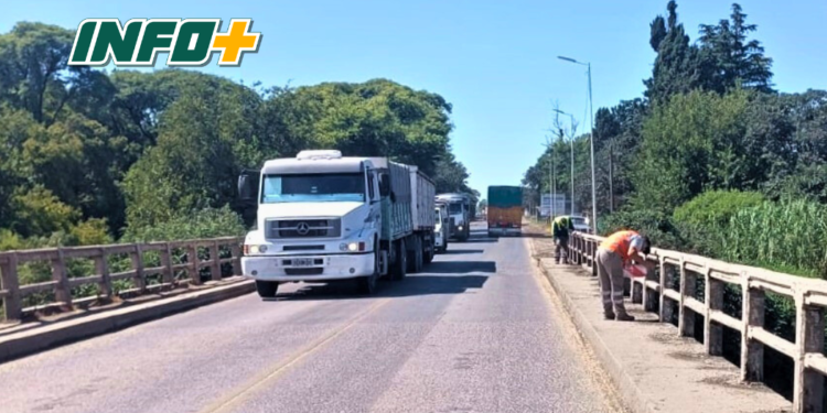Avanzan las obras en La Ribera: limpieza y pintura del puente del Río Carcarañá