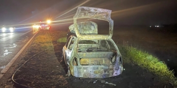 Ruta 34: se incendió un auto en la banquina y la conductora logró escapar a tiempo