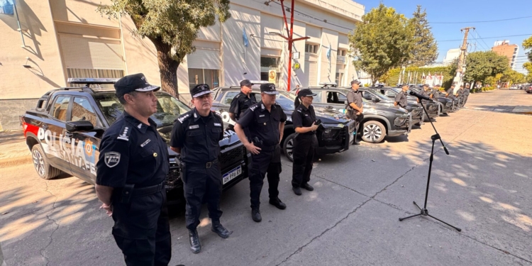 Oliveros, Salto Grande, Clason, Correa, Villa Eloisa y Cañada recibieron nuevos patrulleros