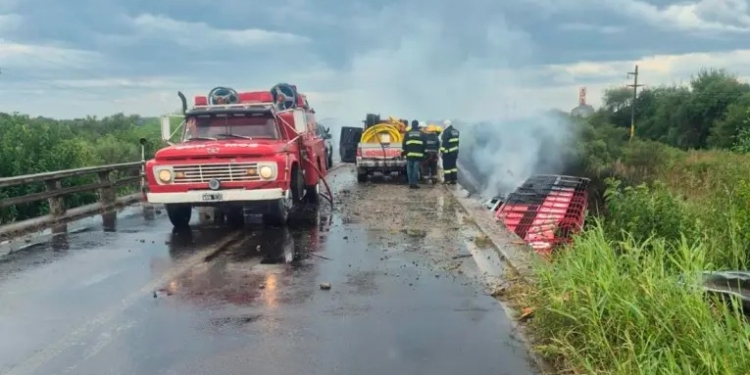 Volcó un camión de un frigorífico de Ricardone y murió su chofer