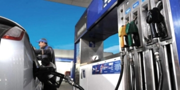 Desde este domingo vuelven a aumentar los combustibles