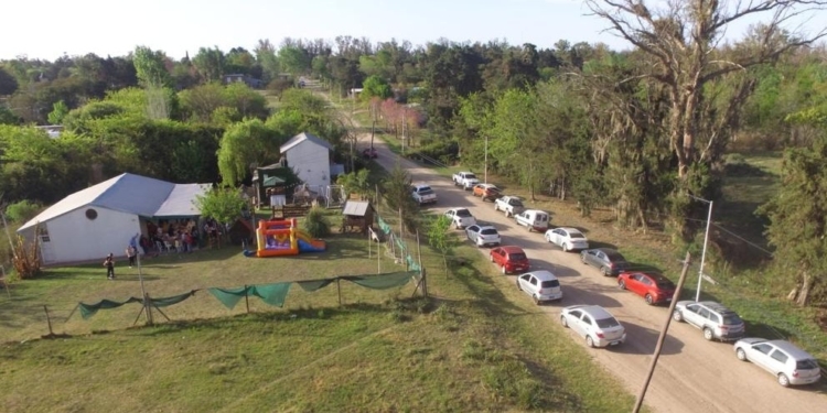 Delincuentes saquearon un salón de eventos de Oliveros: se llevaron hasta las sillas