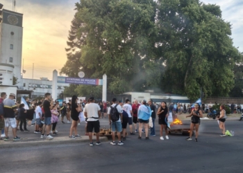 Protestas y anuncios para la policía santafesina: a quienes beneficia