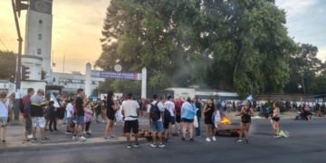 Protestas y anuncios para la policía santafesina: a quienes beneficia