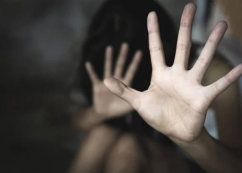 La amenazó de muerte con un cuchillo y abusó de ella: piden 12 años de prisióm
