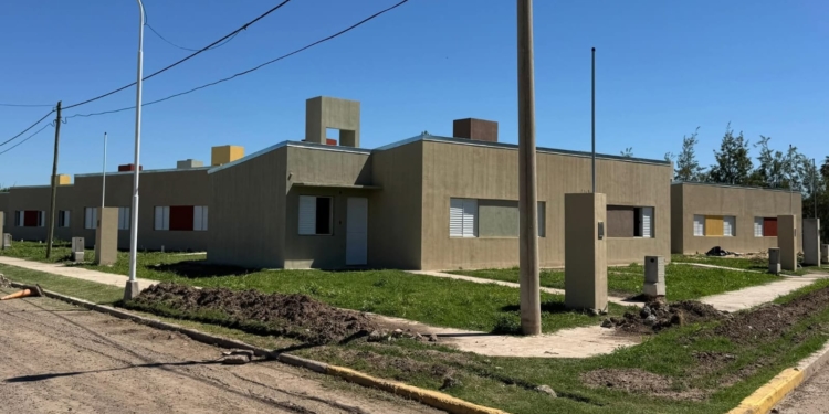 La emoción de la casa propia: realizarán el sorteo de 10 viviendas en Serodino