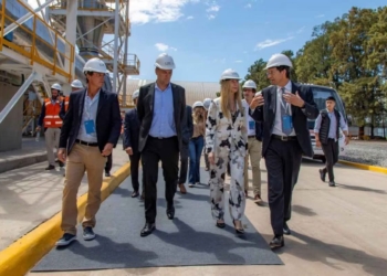 Con Adorni, Menem y Karina, inauguraron una nueva línea de molienda en Dreyfus Timbúes