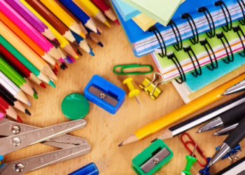 Solidaridad en acción: Pueblo Andino lanzó una campaña de donación útiles escolares