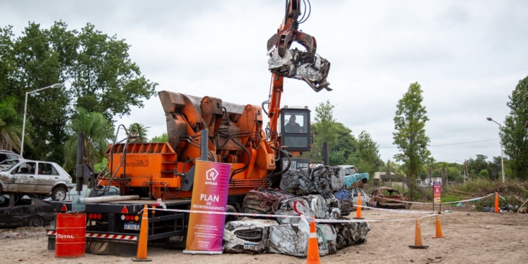 Compactaron en Oliveros 60 vehículos de todo el departamento Iriondo