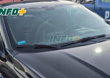 Maciel: una joven arrojó un zapato en medio de una gresca y terminó dañando un móvil policial