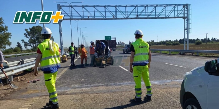 Comenzaron a instalar el sistema de pesaje dinámico en autopista y hay reducción de calzada