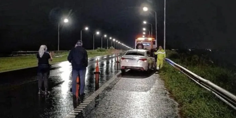 Continuará detenido por causar un accidente y robar a dos familias en la autopista