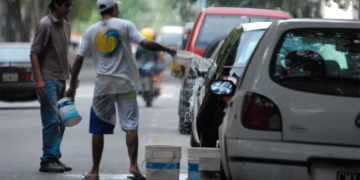 El Senado dio media sanción a la prohibición de los cuidacoches