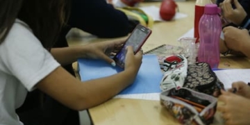 Santa Fe estableció pautas para el uso de celulares en las escuelas
