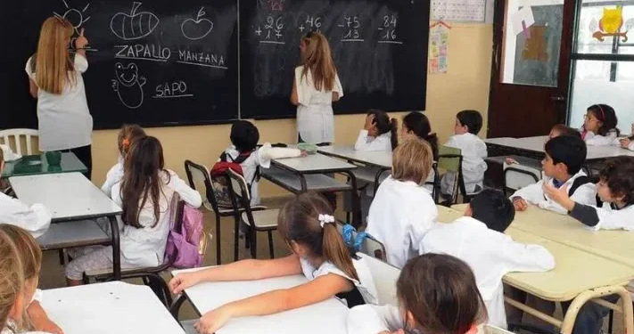 Asistencia Perfecta: casi 75 mil docentes, directivos, secretarios, preceptores y asistentes escolares cobran el premio por febrero