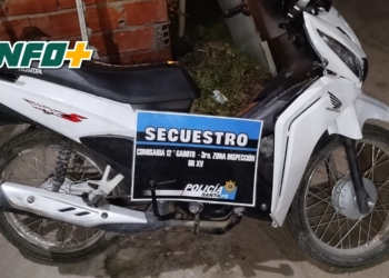 Una menor en moto chocó contra un auto en Gaboto: el birrodado tenía pedido de secuestro