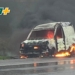 Un utilitario ardió en llamas en la autopista a la altura de Oliveros