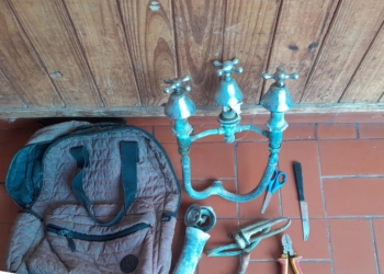 Robó en una vivienda de Barrancas y lo atraparon en la vereda