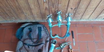 Robó en una vivienda de Barrancas y lo atraparon en la vereda