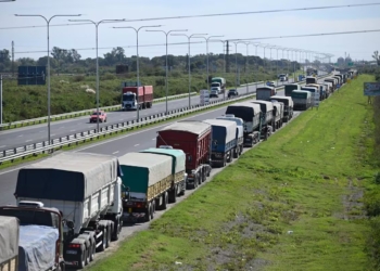 Otro día con rutas saturadas en la región: aluvión de camiones que llegan a los puertos