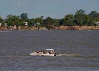 Prohíben a un deudor alimentario cruzar, amarrar embarcaciones y acampar en la isla