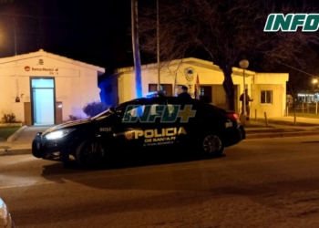 Puerto Gaboto: vecinos irrumpieron violentamente en una casa y recuperaron una moto robada