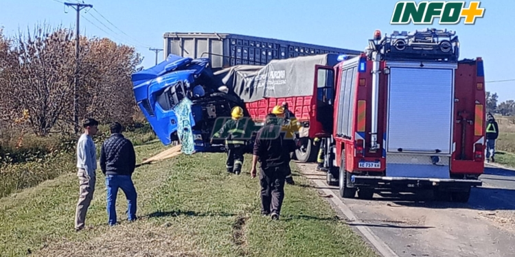 Choque frontal y corte total en Ruta 34: un camionero rescatado por bomberos