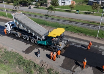 Paso alternado en Timbúes: continúan las obras de repavimentación en Ruta 11