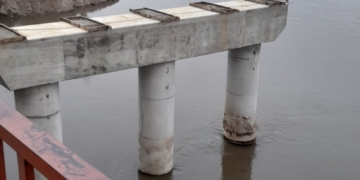 Detectaron una falla en una columna del nuevo puente carretero