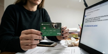 Estafaron a una mujer de Barrancas mientras intentaba reactivar su tarjeta Visa: perdió 124 mil pesos
