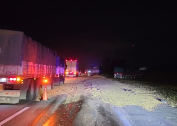 Dos camiones impactaron sobre autopista en Monje y un chofer resultó herido
