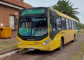 Carrizales se quedó sin colectivos los fines de semana y reclaman respuestas urgentes