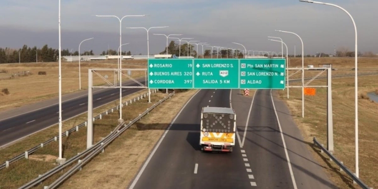 Vuelven a cortar la autopista este sábado para colocar un pórtico
