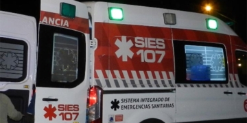 Gaboto: dos adolescentes de 15 años heridos tras un choque entre una moto y una camioneta