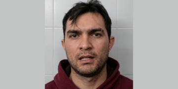 Ofrecen una millonaria recompensa para encontrar al hombre que mató a un policía federal