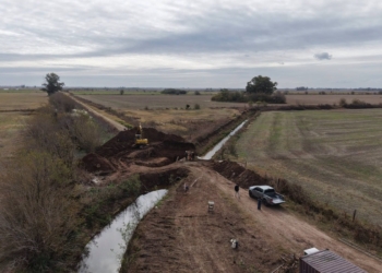 Avanzan con obras hídricas entre Totoras y Clarke para evitar inundaciones