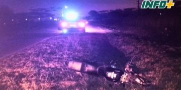 Dos motociclistas de Clarke heridos al impactar contra una camioneta en Maciel