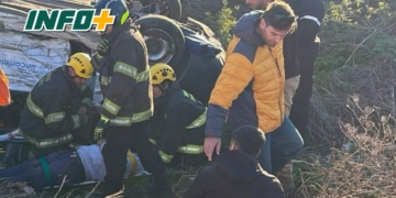 Accidente en Ruta 10: un hombre fue rescatado tras volcar en la cuneta