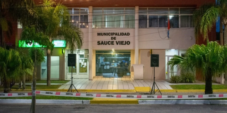 Fallo insólito: la Justicia impide al intendente de Sauce Viejo acercarse a la Municipalidad