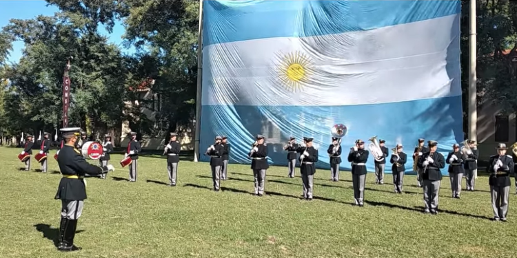 El Jardín N° 100 de Maciel recibirá a la Banda del Liceo Militar General Belgrano para homenajear a San Martín
