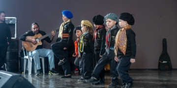 Exitoso primer encuentro de danzas «Timbúes Baila» en el Club Sarmiento