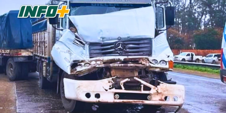 Fuerte impacto entre dos camiones en el cruce de rutas 34 y AO12