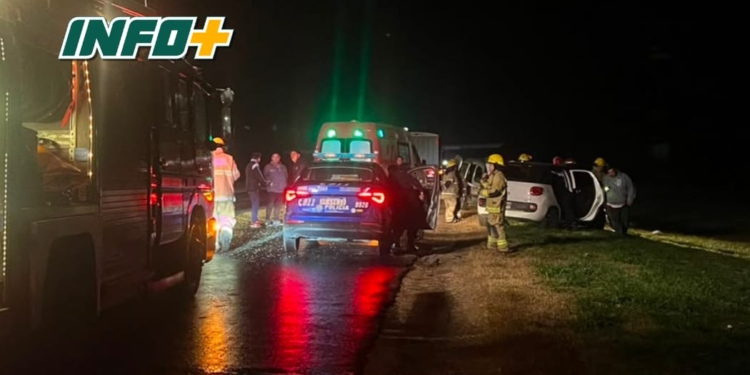 Un efectivo policial resultó herido tras un choque entre un auto y un camión en autopista