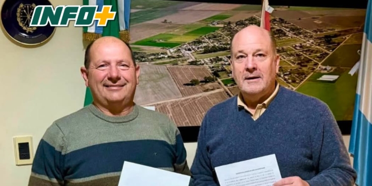 Carrizales: Cattáneo firmó el contrato para iniciar las obras de alteo de la Ruta Provincial 28S