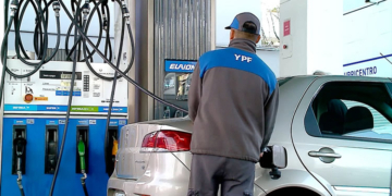 El Gobierno oficializó la suba y ya rige un nuevo aumento de los combustibles