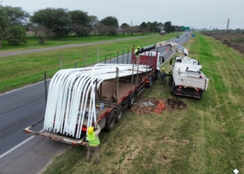 Autopista: comenzaron los trabajos de iluminación entre Sauce Viejo y Santo Tomé